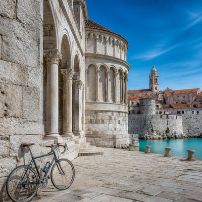 bicyle resting against a wall — Croatian Art Style