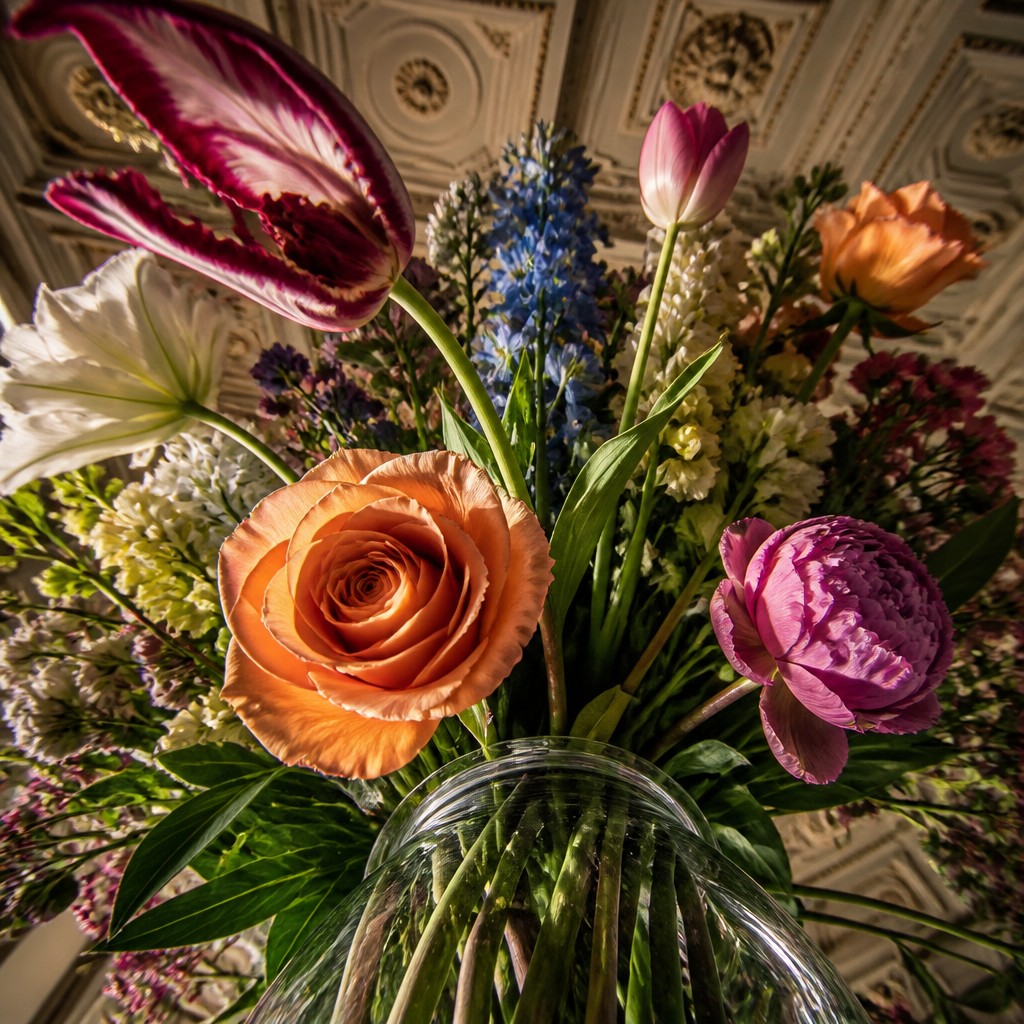 bouquet of flowers in a glass vase — Dramatic Foreshortening Art Style