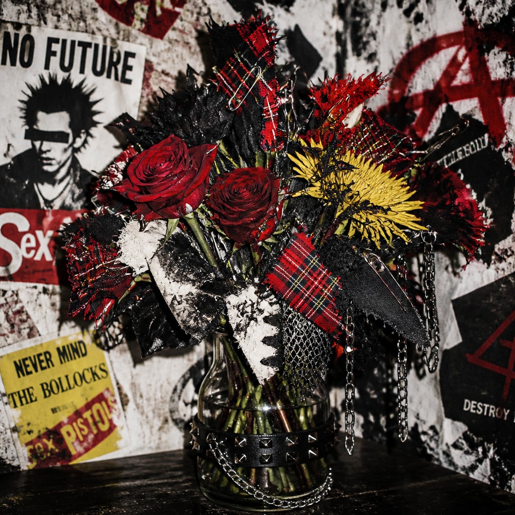 bouquet of flowers in a glass vase — Punk Fashion Style