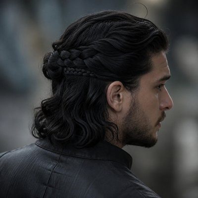 OK, je veux que tu me fasses genre, je m’en fous du visage là je veux que tu me fasses tes cheveux noirs d’homme alors en gros tu vas bien m’écouter, je veux qu’ils aient la longueur qui arrive jusqu’à la nuque un peu ondulé très très légèrement ondulé. Alors une petite mèche en haut qui dépasse. Et les cheveux sont alors en gros y a les cheveux de la nuque qui sont libres et les cheveux du haut du crâne et sur les côtés qui sont attachés en arrière avec des tresses un peu à la Targa, rien, je veux un mélange de deanarys Targaryen et la coupe célèbre de Jon Snow, un peu vraiment exactement la même coupe que daeron t’as rien, mais avec tes tresses quoi pour décorer un peu avec des cheveux noirs